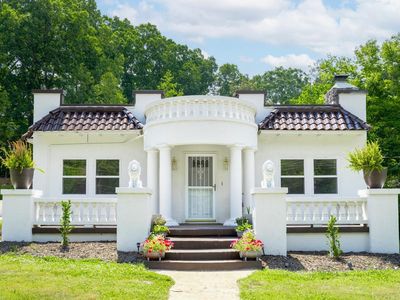 880 Riverbend Rd