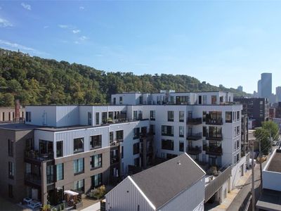 2635 Penn Ave #401