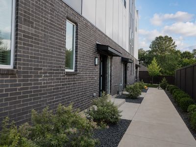 7207 Mohawk Dr #106