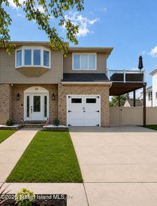 39 Hemlock St