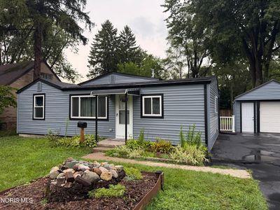 5518 Fenwick Dr