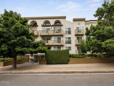 1353 N Fuller Ave #204