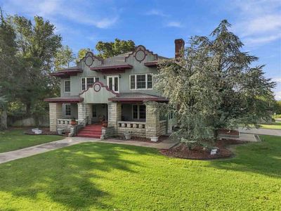1104 E Central Ave