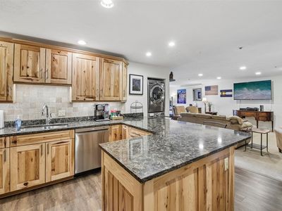 305 S Park Avenue UNIT 303