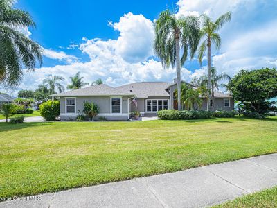 211 Lake Shore Dr