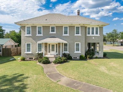 2402 N Beard Ave