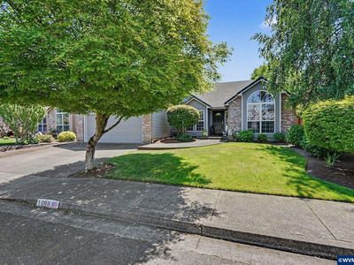 1098 Chardonnay Loop NE