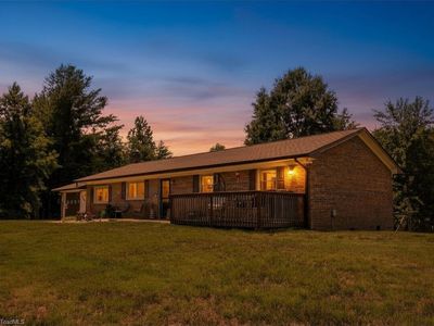 5736 Davis Rd