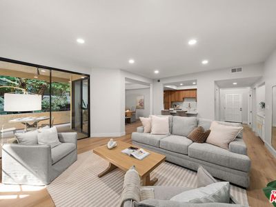 1875 Kelton Ave APT 104