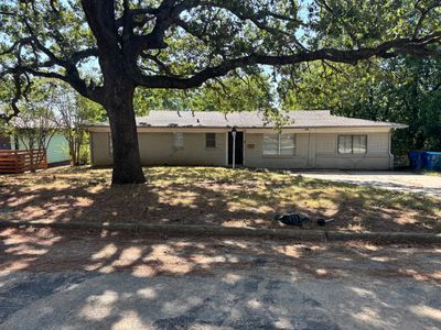 105 S Hickory Ave