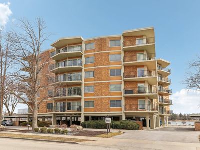 333 North Lake ROAD UNIT 203