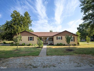Property at 201 E 3rd St, Lamar, MO