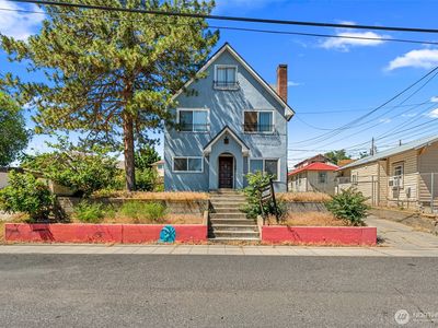 330 Roosevelt Avenue
