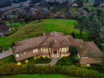 2311 Hillview Dr