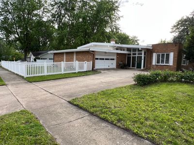 616 Seneca Dr