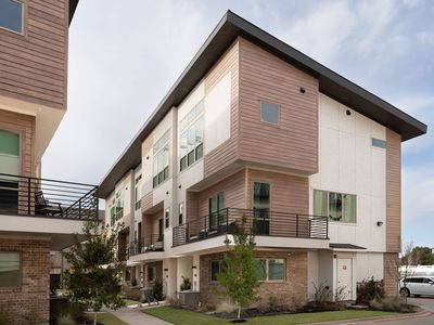 13900 Noel Rd UNIT 202