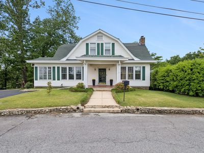 3310 Alta Vista Dr