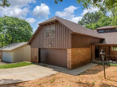 7432 Brentwood Stair Rd