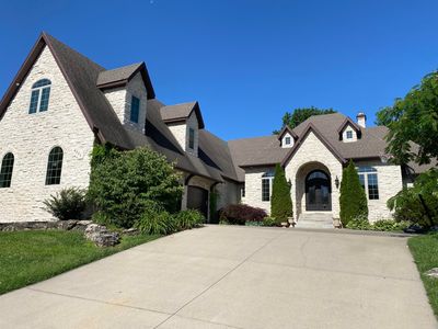 8304 Rolling Hills Dr Drive