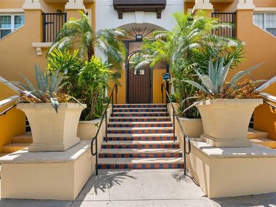 100 4TH AVENUE S #111