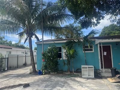 3320 NW 87th Ter