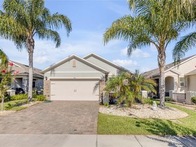 206 Caryota Ct N