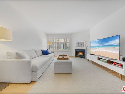 2141 S Bentley Ave APT 107