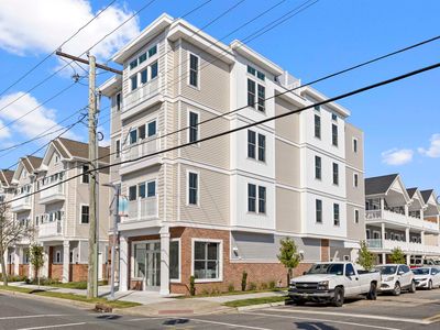 4000 Pacific Ave #300