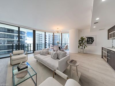 45 SW 9th St APT 1808
