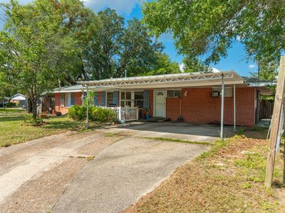 26 Eglin St