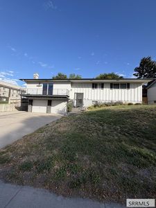 1607 S Fairway Dr
