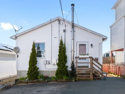 Property at 4 Alpine Ct, Gloucester, MA