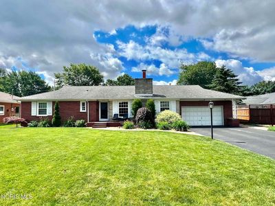 943 Breezewood Ct