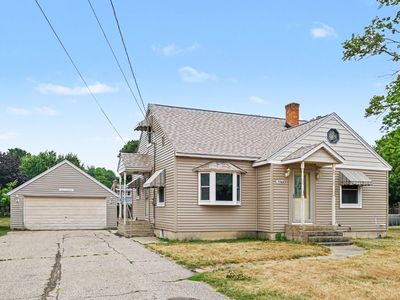 7749 Henry Ave