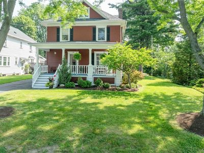 57 E Lake St