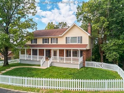 11 Carriage Rd