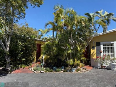 5660 NE 17th Ter