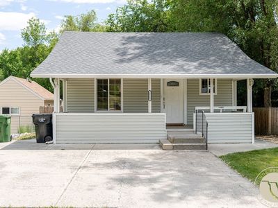 2112 11th Ave N