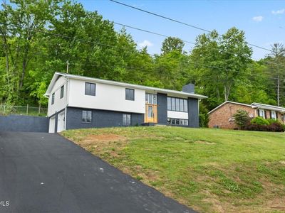 830 Foothills Rd