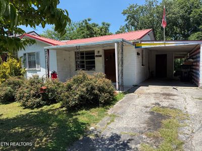 1907 Brown Ave