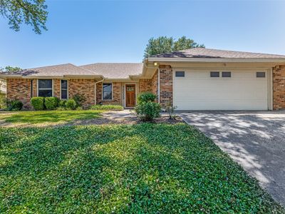 10029 Stoneleigh Dr