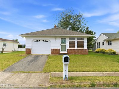 Property at 39 Corinth Place, Toms River, NJ