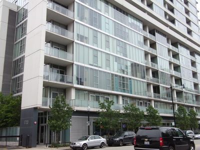 1720 S Michigan Ave APT 811
