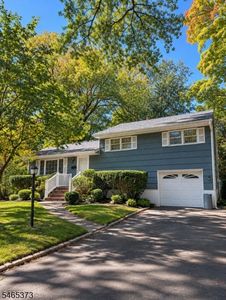 31 Arbor Dr
