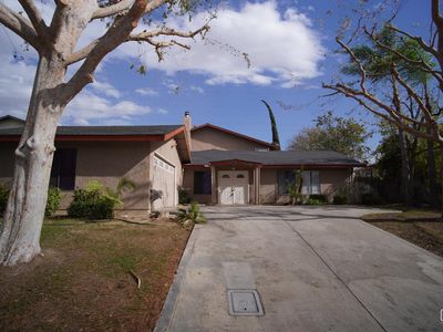2921 La Costa St