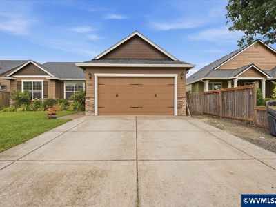 1070 Prairie Meadows Ave