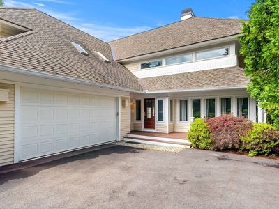 204 Country Club Way