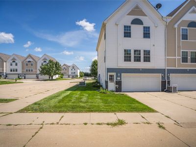 1151 SE Village View Ln