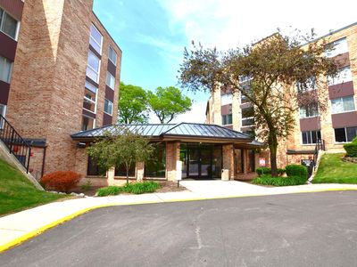 Property at 500 W Huntington Commons Rd APT 157, Mount Prospect, IL