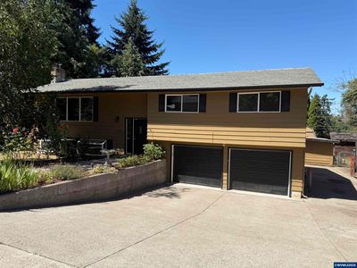 1053 Windemere Dr NW